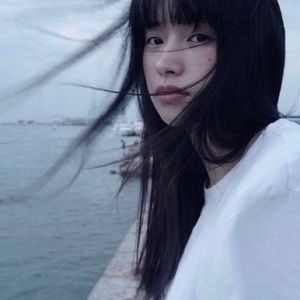 Meet your Posher, Chloe